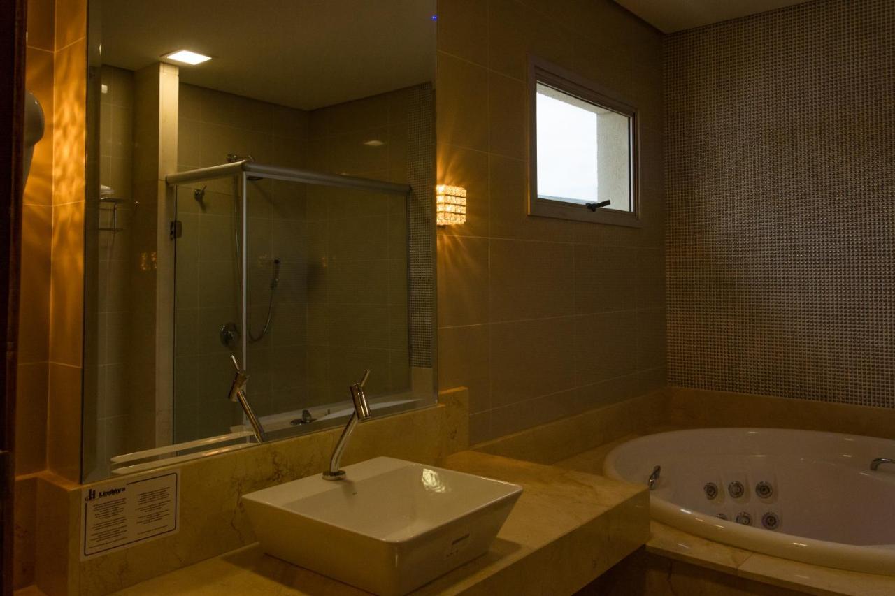 Lindoya Hotel Catalão Exteriör bild